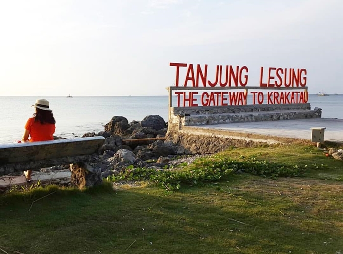 Keindahan Pantai Tanjung Lesung