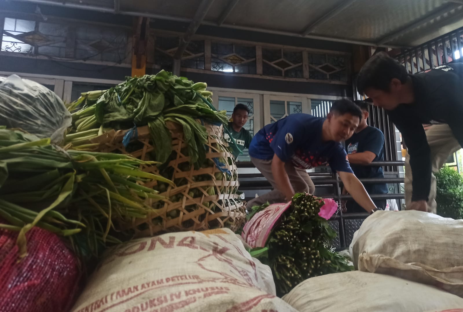 Warga Temanggung: Beraksi Pengiriman 4 Ton Sayuran untuk Korban Banjir Demak dan Kudus