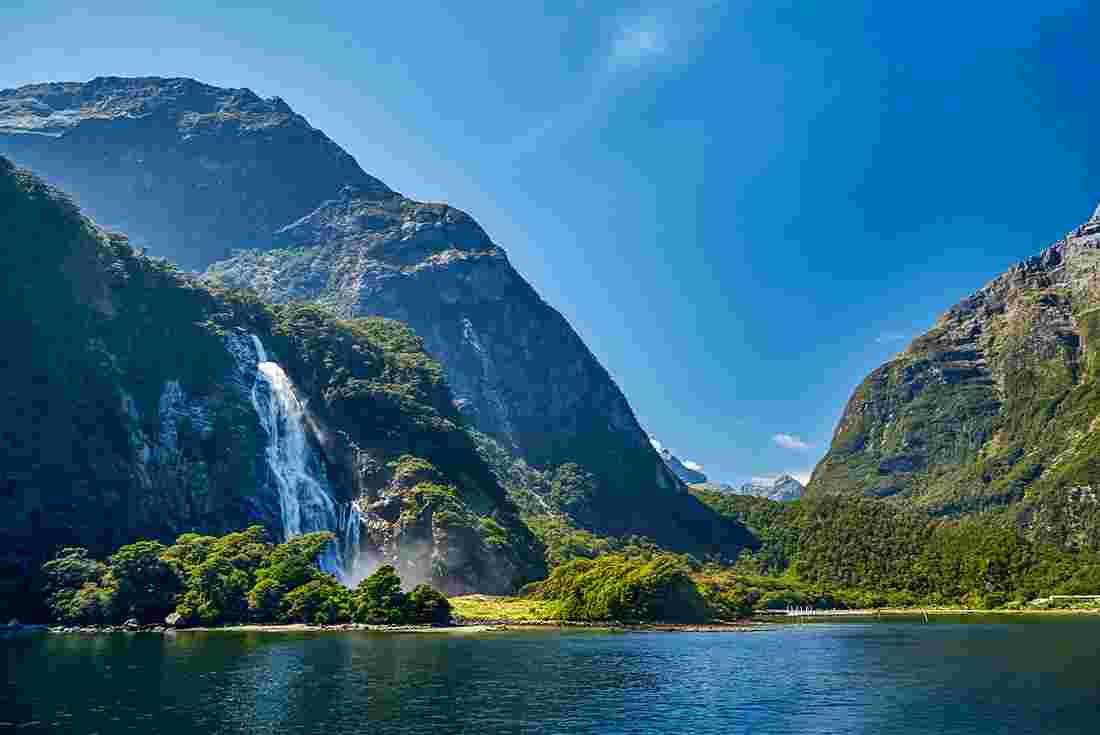 Fiordland National Park: 7 Absolutely Epic Awe-inspiring Epic Adventures